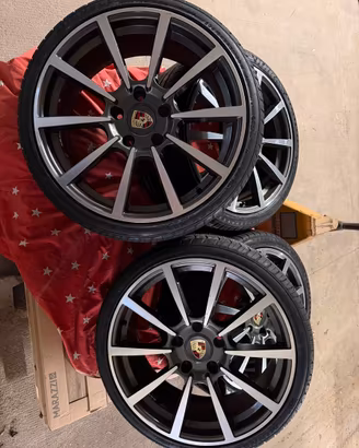 Porsche 981 cerchi con gomme da 20