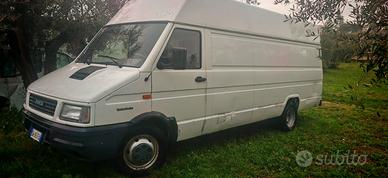 Iveco 35 12 furgone passo lungo