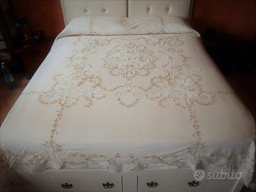 Copriletto Matrimoniale 100% cotone ricamato