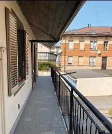 Trilocale con garage e balcone - Vercelli (VC)
