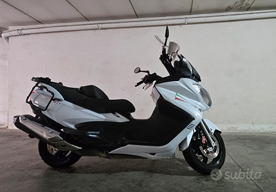 Suzuki Burgman 2015 con bauli inclusi
