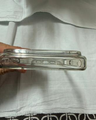 Cover iPhone 17 pro - cellularline come nuova