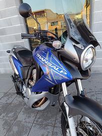 Honda transalp xl700v 2008