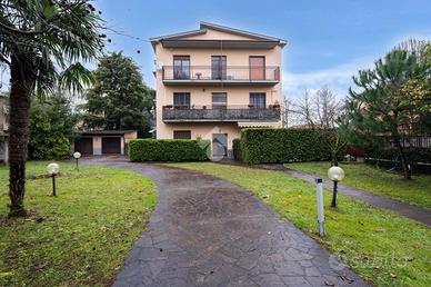 2 LOCALI A VEDANO AL LAMBRO