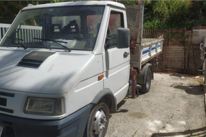 Iveco daily ribaltabile con gru