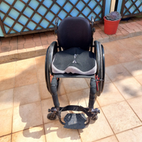 Carrozzina per disabili ultraleggera