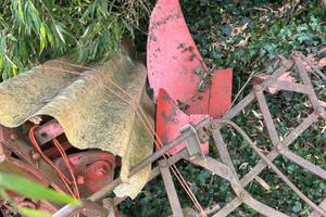 Aratro reversibile mono vomero