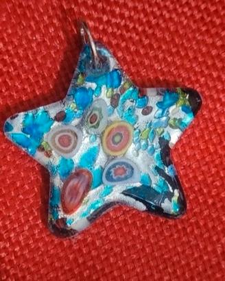 ciondolo stella in vetro dipinto multicolore
