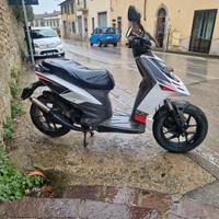 Aprilia SR 50 - 2016