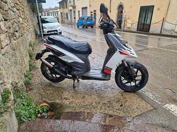 Aprilia SR 50 - 2016