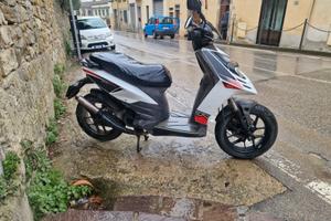 Aprilia SR 50 - 2016