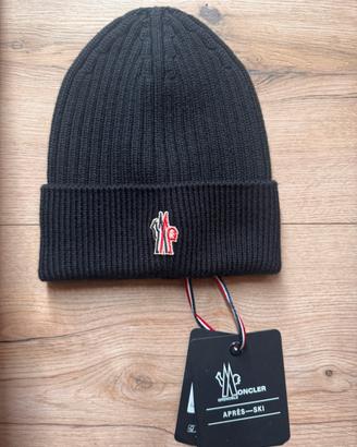 Berretto Moncler nuovo con cartellino