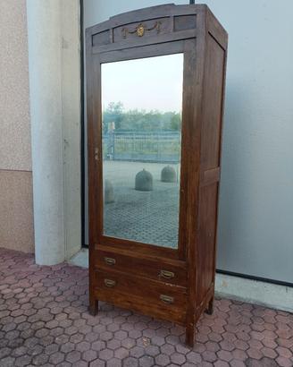 vecchio guardaroba in noce 