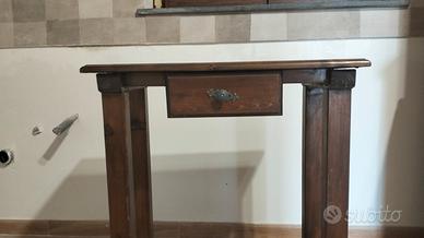 tavolinetto in arte povera