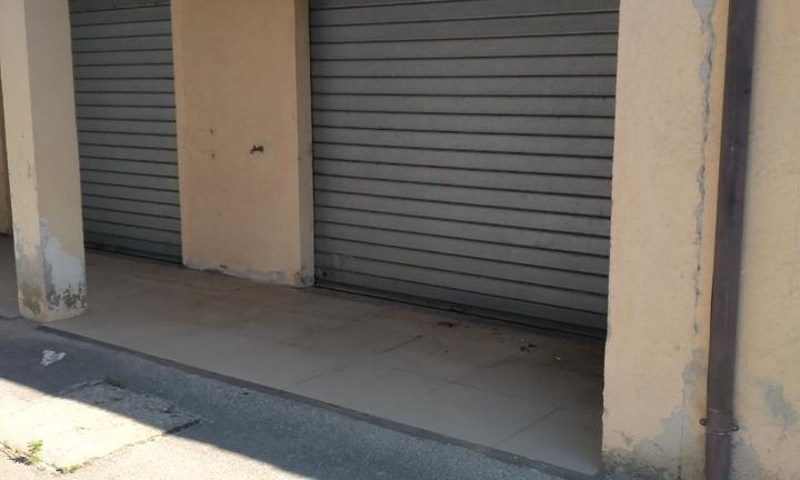 Garage box rimessa attrezzi moto e auto