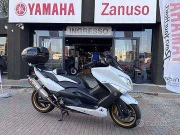 Yamaha T Max Akrapovic