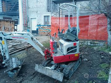 Scavatore  takeuchi tb210r