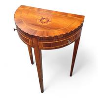 Piccola consolle da ingresso demilune con intarsio