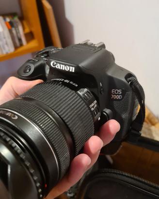 Kit Canon 700D + 18-135mm IS STM + Scatola