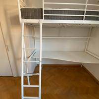 Letto a soppalco con scrivania