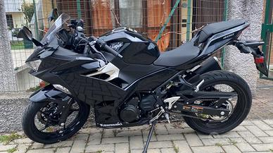 Kawasaki NInja 400
