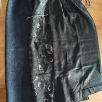 Grembiuli del costume sardo di Osilo