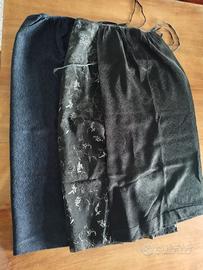 Grembiuli del costume sardo di Osilo