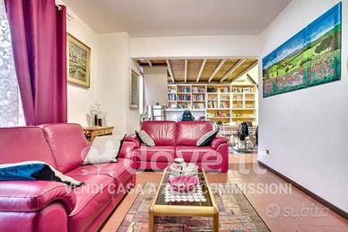 Villa di 350 m² con più di 5 locali a Bussolengo
