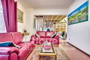 Villa di 350 m² con più di 5 locali a Bussolengo