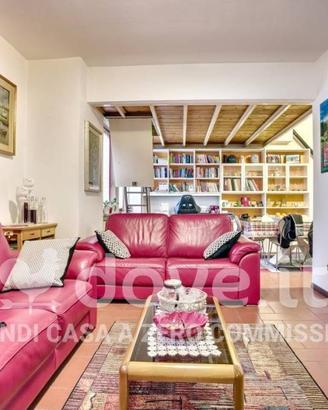 Villa di 350 m² con più di 5 locali a Bussolengo
