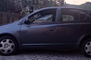 toyota yaris funzionante 2004