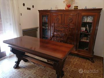 scrivania libreria sedie