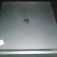 Ps4 slim + 4 giochi + 2 controller + fili