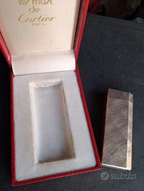 Accendino Cartier placcato argento satinato