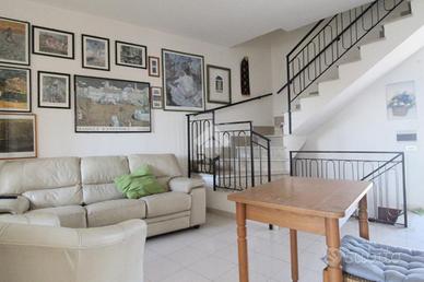 VILLA A SCHIERA A ISOLA DI CAPO RIZZUTO