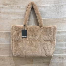 Borsa in peluche “PIECES”