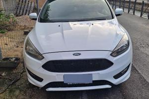 Ford focus sw  st line