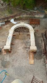 Arco in pietra