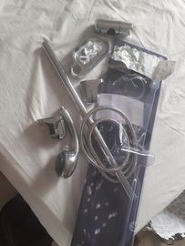 Saliscendi universale completo per doccia.