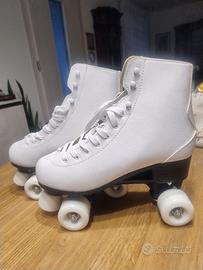 Pattini nuovi mai usati