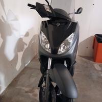 Yamaha xmax 250