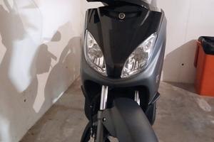 Yamaha xmax 250