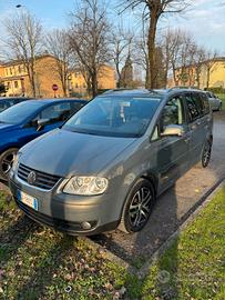 Volkswagen Touran 2.0 16V TDI DSG Trendline
