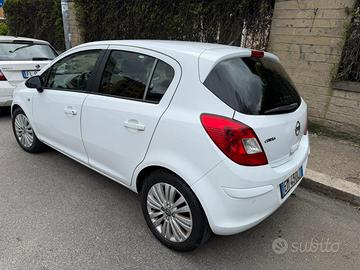 Opel Corsa Gpl Neopatentati