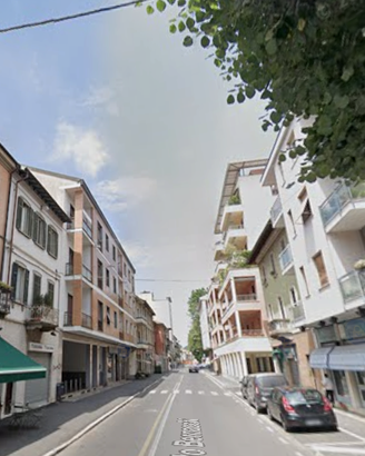 Trilocale con giardino, balcone, cantina e garage