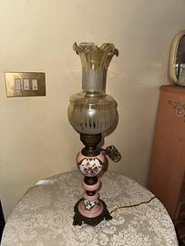 Lume antico in porcellana