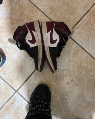 Jordan 1 mid