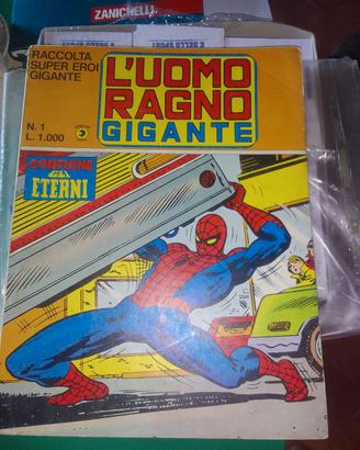 Uomo Ragno gigante raccolta con poster