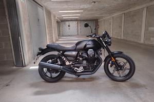 moto guzzi v7 stone