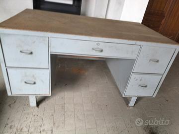 scrivania ferro
